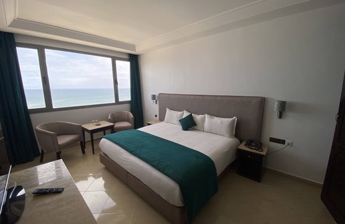 La Corniche Hotel | Hotel Azur