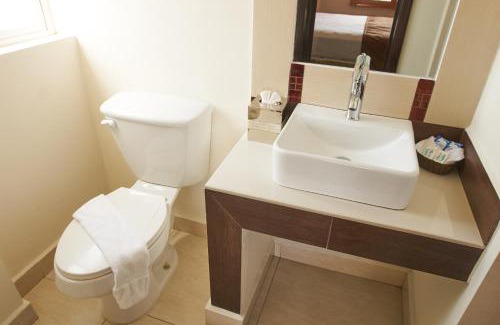 Avenida Revolucion Hotel | Hotel Caesars