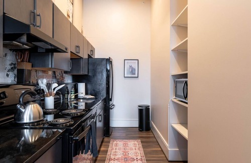 Ypsilanti Apartment | Hotel California - KING BED LOFT