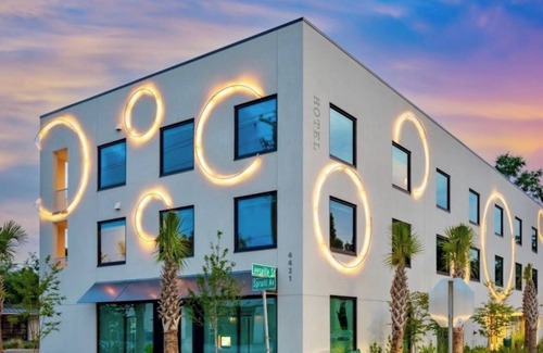 North Charleston Hotel | Hotel Circulo - Park Circle - Suite 230