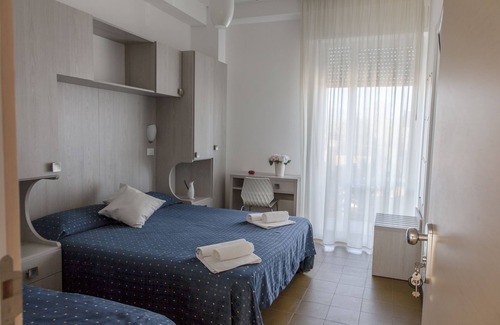 Cagnona Hotel | Hotel Concorde* directly on the sea with breakfast included