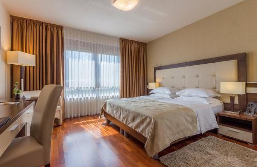 Catrnja Hotel | Hotel Degenija