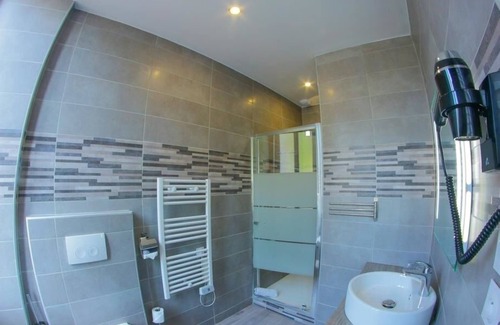 Bagneres-de-Luchon Hotel | Hotel des 2 Nations