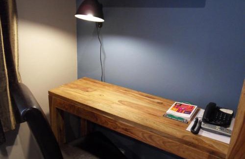 Chateaudun-Bannier Hotel | Hotel Des Cedres