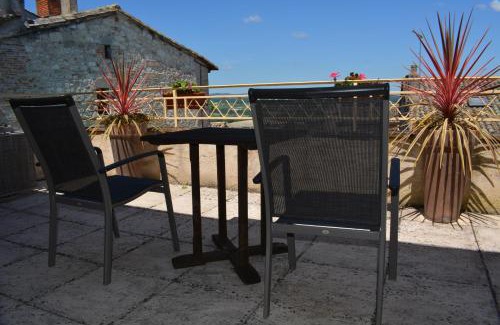 Castelnau-de-Montmiral Hotel | Hotel des Consuls