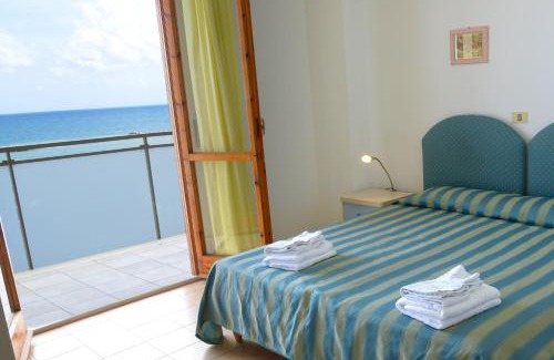 Pesaro Hotel | Hotel Embassy