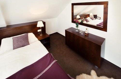 Pelhrimov Hotel | Hotel Farma
