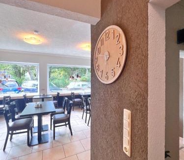 Holsterhausen Hotel | Hotel Frohnhauser Hof