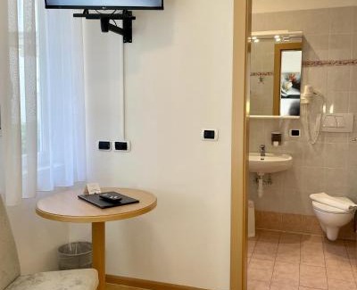 Laives Bed & Breakfast | Hotel Garni Grüner Baum (Albero Verde)