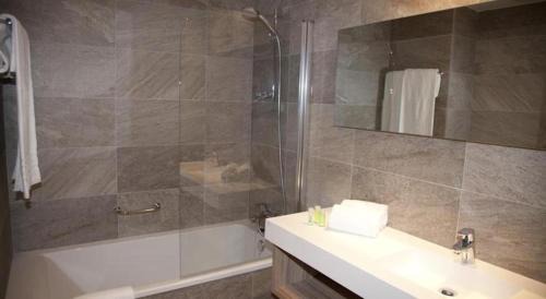 El Ensanche Zona Nuova Hotel | Hotel Gelmírez