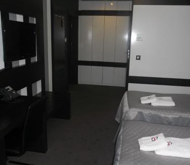 Miedziana Gora Hotel | Hotel Grafit