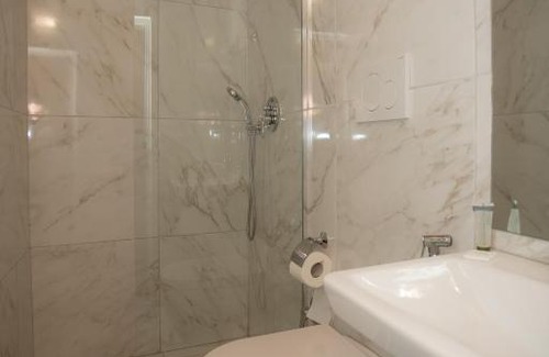 Shkoder County Hotel | Hotel Grandpa's House