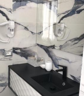 Historic Center Hotel | Hotel Holiday- Alla Finestrella