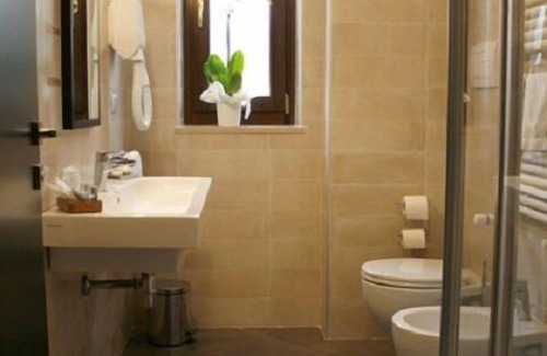 Rocchetta SantʼAntonio Hotel | Hotel il Castagneto Melfi