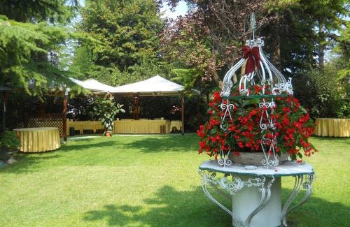 Lonato del Garda Hotel | Hotel Il Rustichello