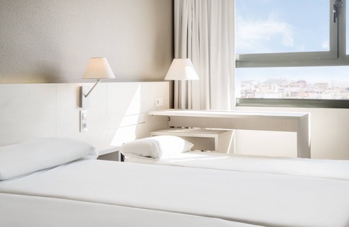 Benicalap Hotel | Hotel ILUNION Valencia 3