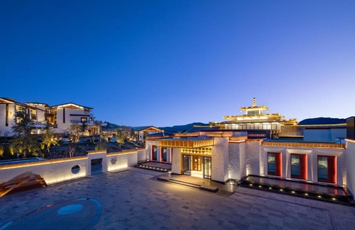 Shangri-La Hotel | Hotel Indigo Diqing Moonlight City by IHG