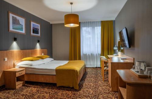 Niepokalanow Hotel | Hotel Kuźnia Napoleońska