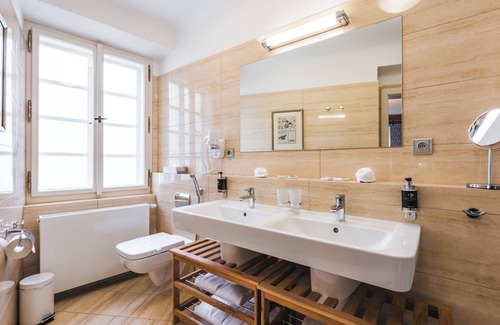 Cesky Krumlov Hotel | Hotel Latrán