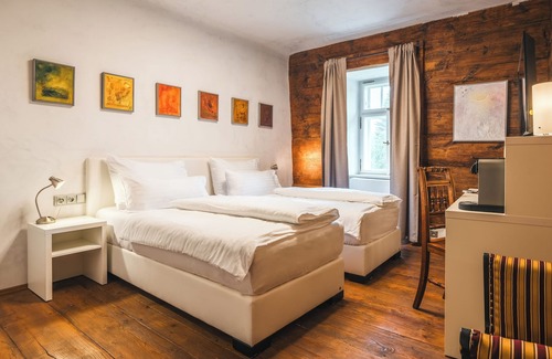 Cesky Krumlov Hotel | Hotel Latrán