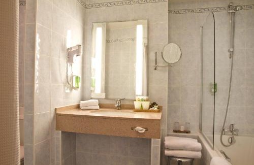 Les Chalets - Saint-Aubin - Saint-Etienne Hotel | Hotel Les Capitouls Toulouse Centre - Handwritten Collection