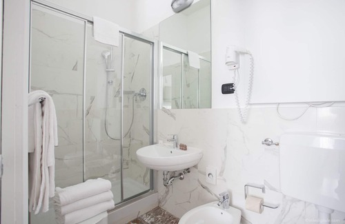 San Donato-San Vitale Hotel | Hotel Liberty 1904