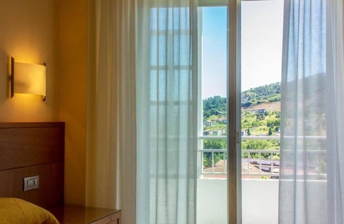 Reza Hotel | Hotel Mabú