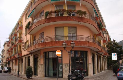 Alassio Hotel | Hotel Mignon 50 MT DALLA SPIAGGIA E DALL'ISOLA PEDONALE
