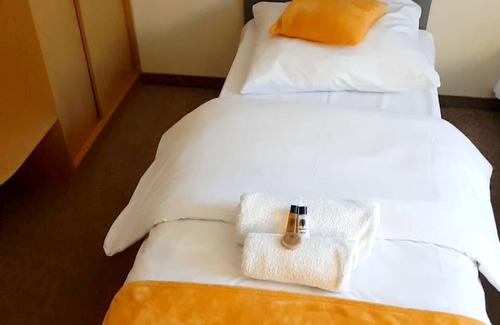Dzierzoniow Hotel | Hotel Miodowy