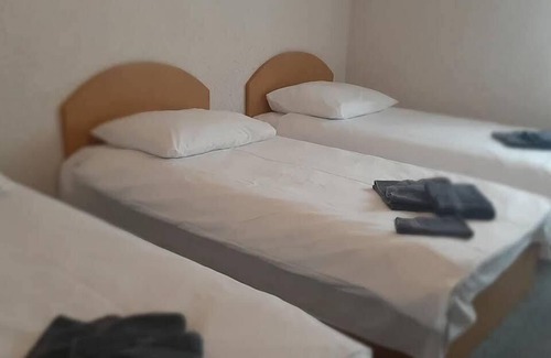 Dzierzoniow Hotel | Hotel Miodowy