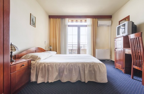 Njivice Hotel | Hotel Miramare Njivice