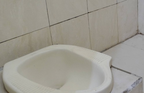 Cikampek House | Hotel O Mutiara Guest House