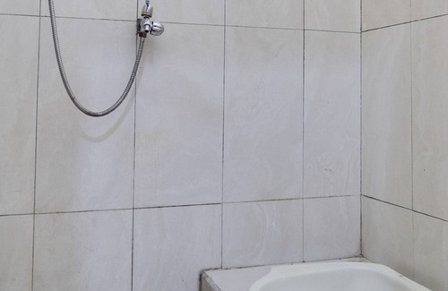 Cikampek House | Hotel O Mutiara Guest House