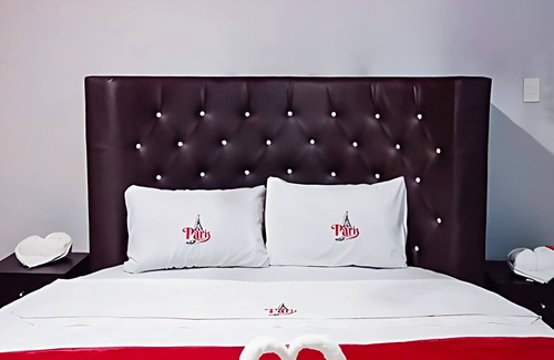 San Martin de Porres Hotel | Hotel Paris