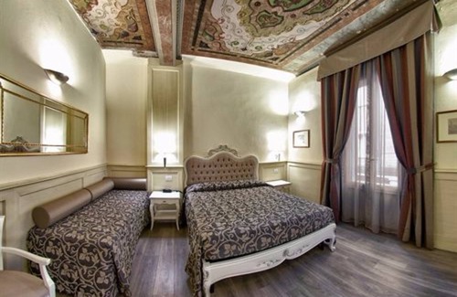 Historic Center Hotel | Hotel Pedrini