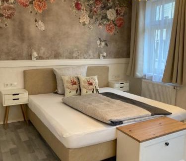 Stuttgart House | Hotel-Pension Adler Untertürkheim