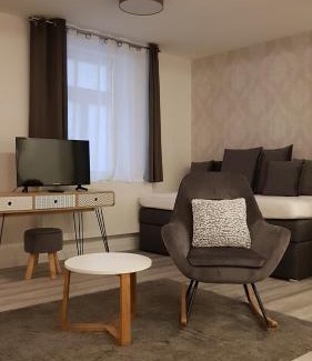 Stuttgart House | Hotel-Pension Adler Untertürkheim