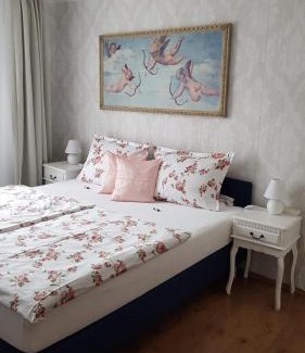 Stuttgart House | Hotel-Pension Adler Untertürkheim