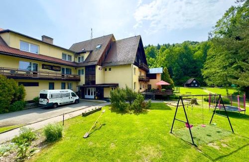 Vernirovice Hotel | Hotel Reoneo