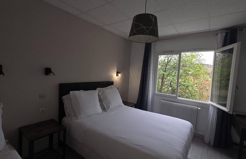 Saint-Paul-de-Fenouillet Hotel | HOTEL RESTAURANT MAS LE CHATELET