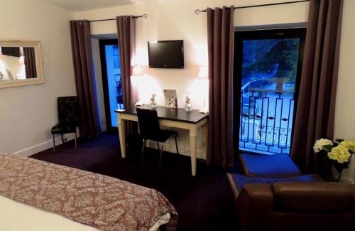 Fontaine-de-Vaucluse Hotel | Hotel Restaurant du Parc en Bord de Rivière