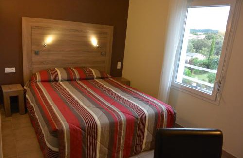 Collias Hotel | Hotel Restaurant Le Gardon - Pont du Gard