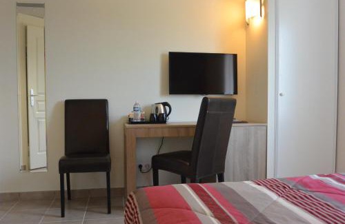 Collias Hotel | Hotel Restaurant Le Gardon - Pont du Gard