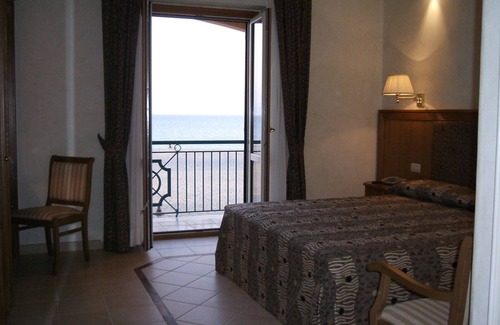 Gizzeria Hotel | Hotel Ristorante La Lampara