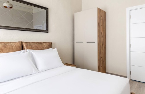 Rasimpasa House | Hotel Room w Garden Near Moda and Kadikoy Square