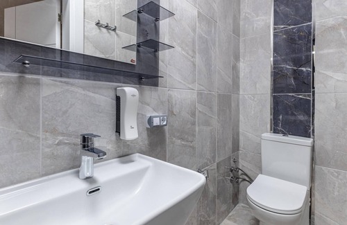 Rasimpasa House | Hotel Room w Garden Near Moda Shore and Kadikoy Sq