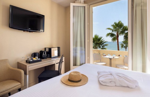 Cros-de-Cagnes Hotel | Hotel Royalmar