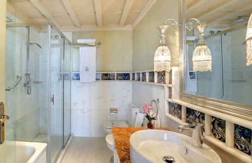 Alameda Hotel | Hotel Sacristía de Santa Ana