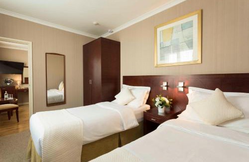 St. Helier Hotel | Hotel Savoy