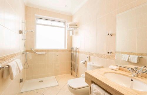 St. Helier Hotel | Hotel Savoy